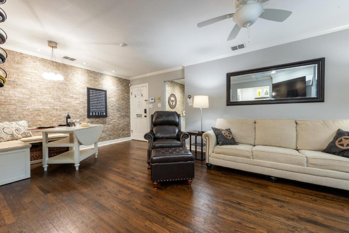 Beautifully updated Hancock condo - Perfect for Work From Home or Stay-cations - Housity