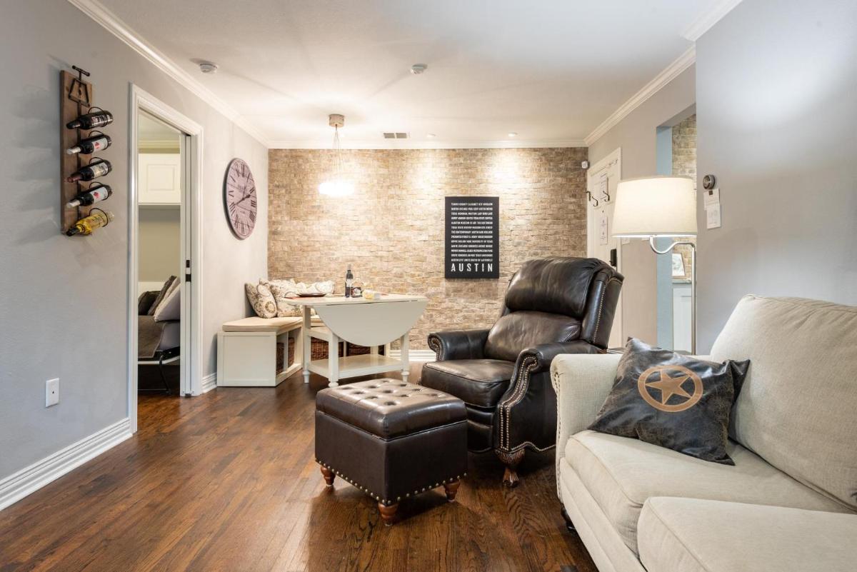 Beautifully updated Hancock condo - Perfect for Work From Home or Stay-cations - Housity