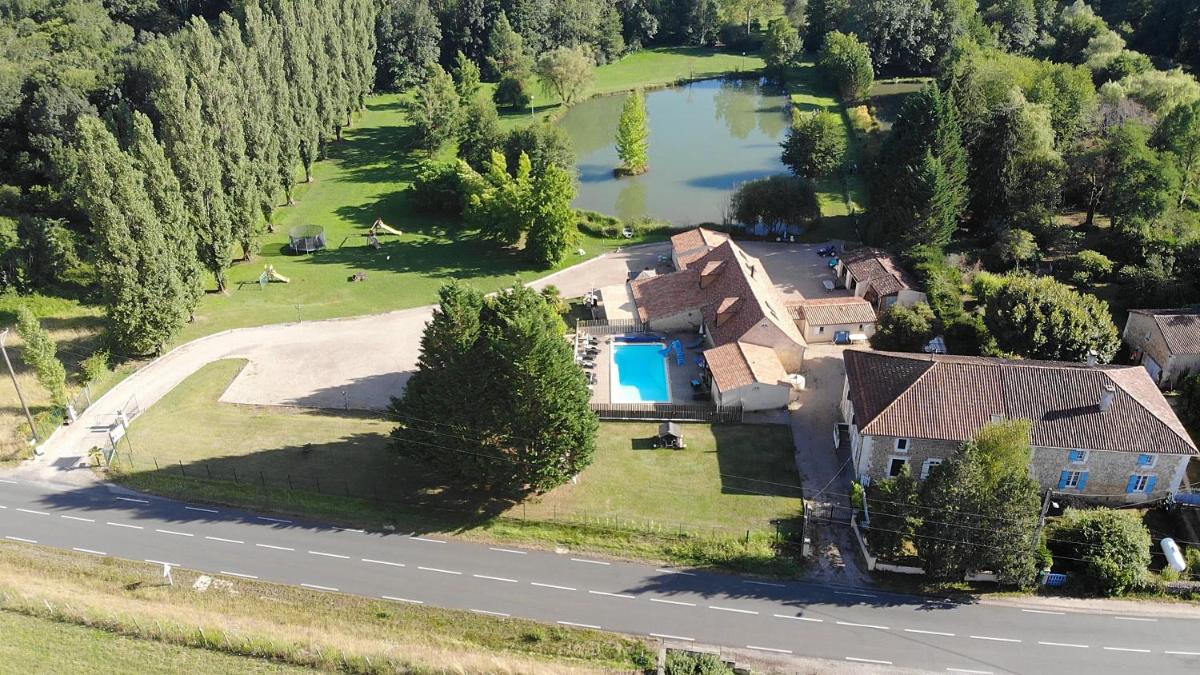 Les Gites de l'Etang de Sandanet - Housity
