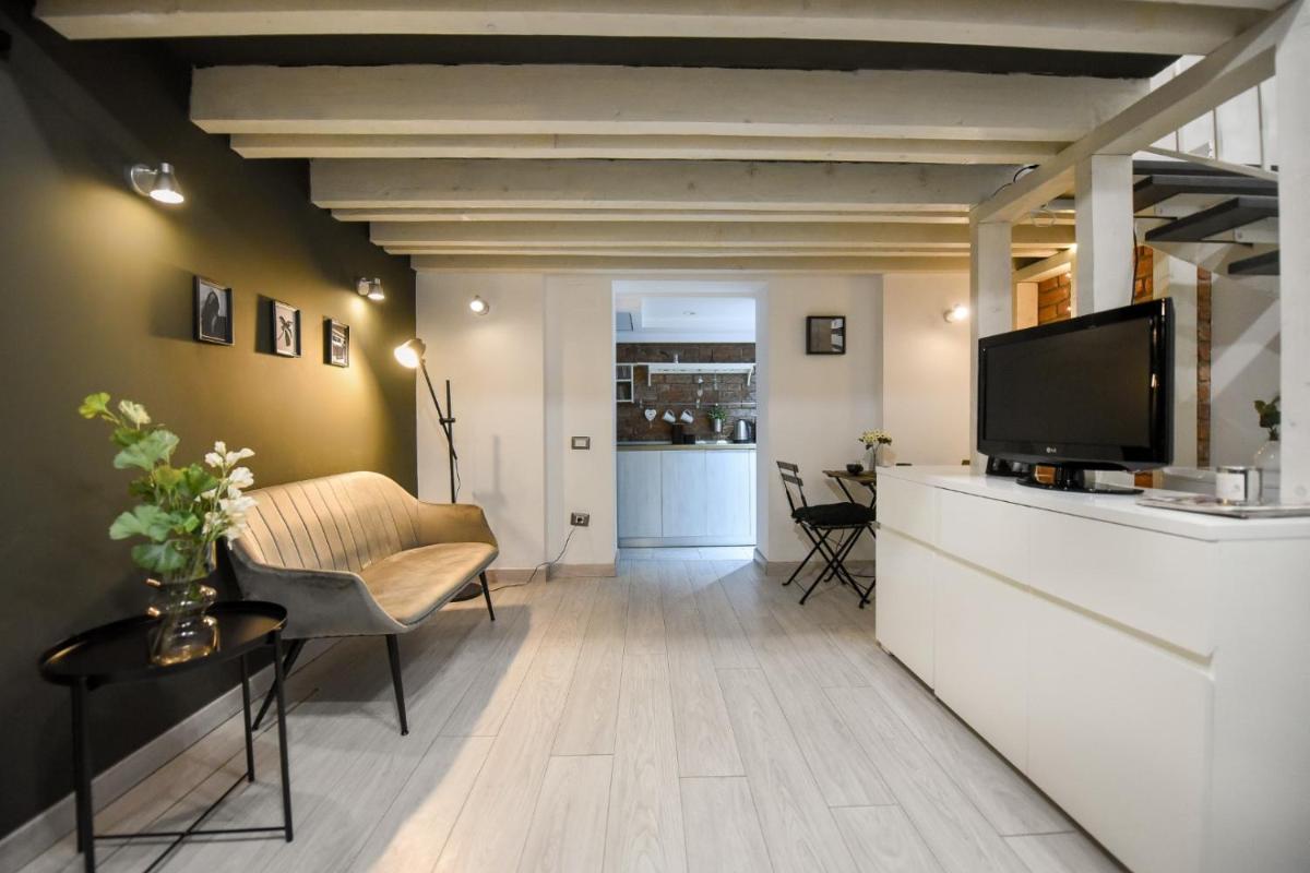 FAB & HOMEY STUDIO - Queen Elizabeth Street - Housity