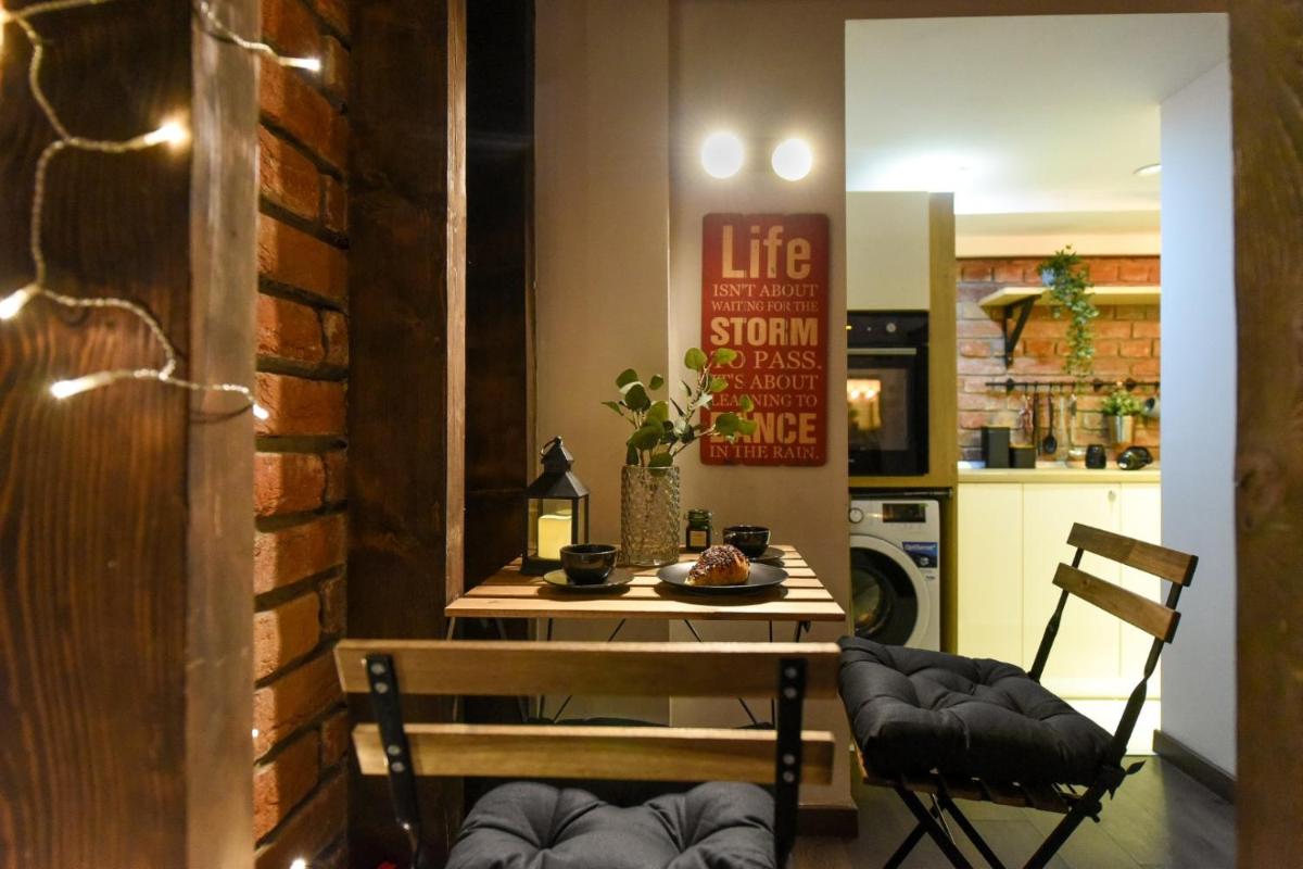 CINNAMON AND COSY - Queen Elizabeth Street Bucharest - Housity