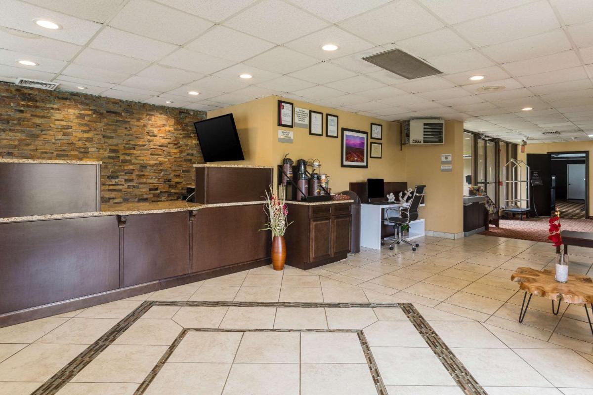 Pocono Inn & Banquet - Stroudsburg - Housity