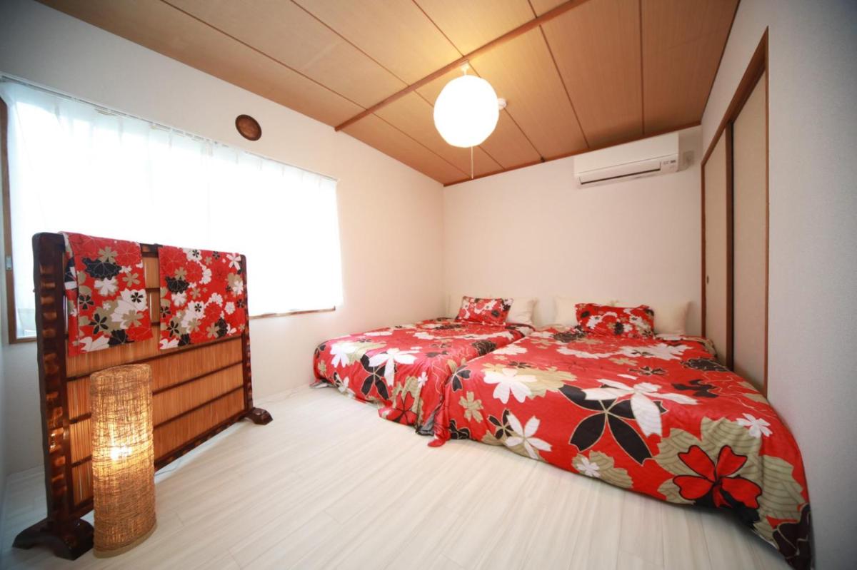Higashiomi Large House - Housity
