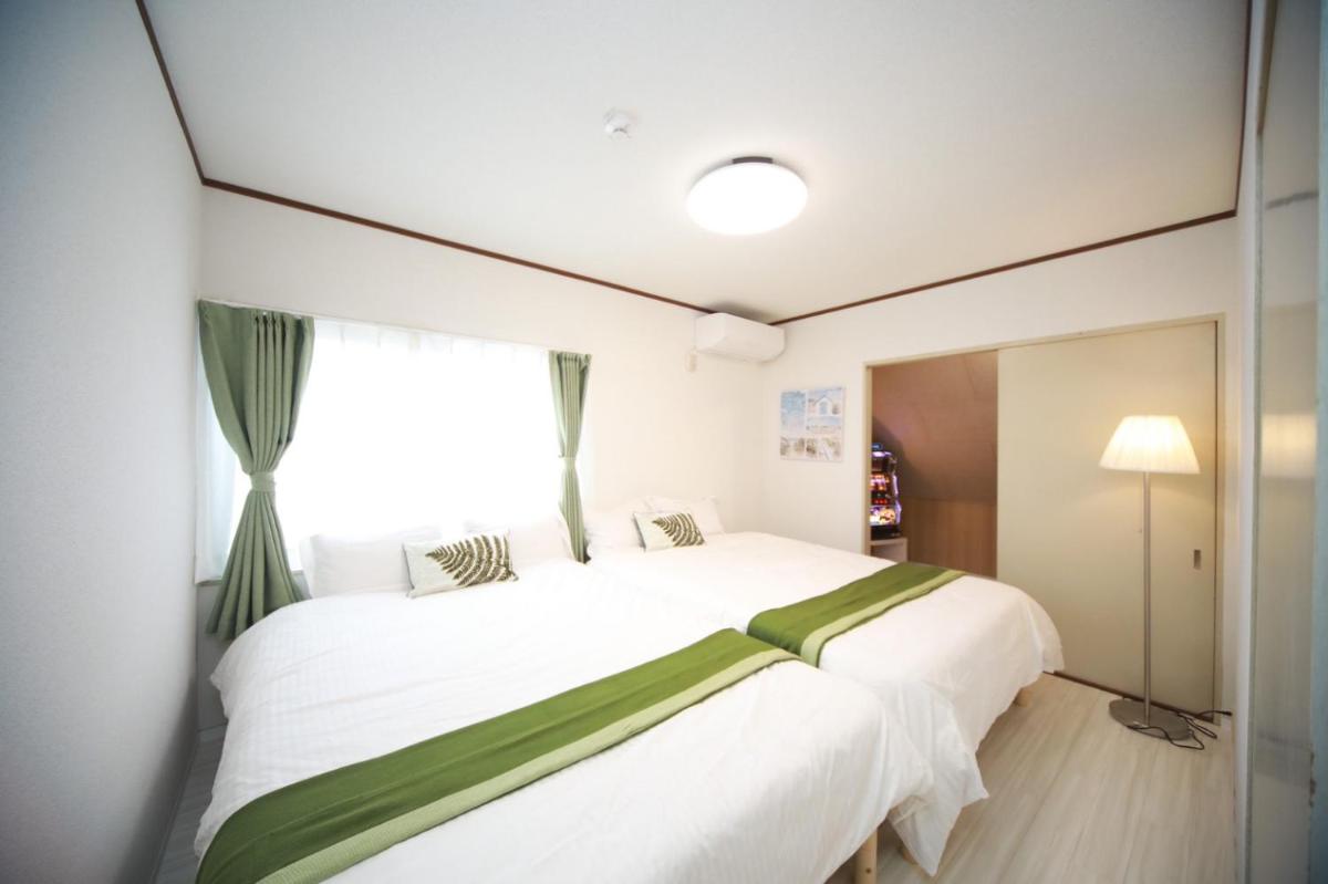 Higashiomi Large House - Housity