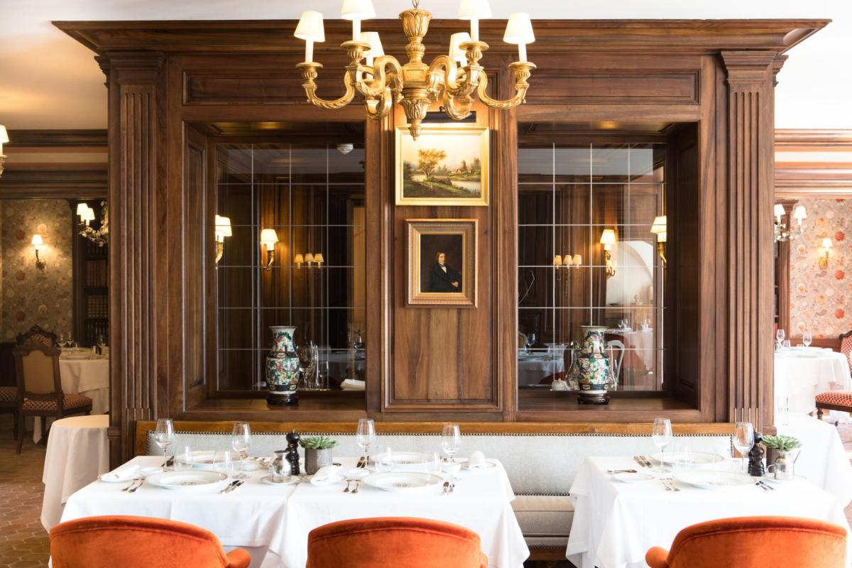 Restaurant ou autre lieu de restauration dans l'établissement Airelles Gordes, La Bastide