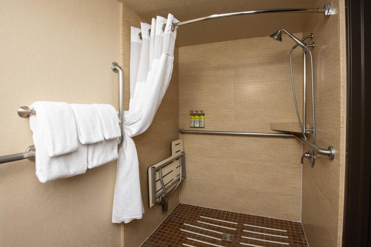 Holiday Inn Express & Suites Grand Canyon, an IHG Hotel - Housity