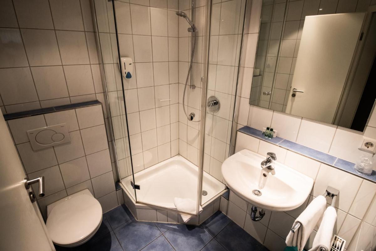 Hotel Gasthof Rössle - Housity
