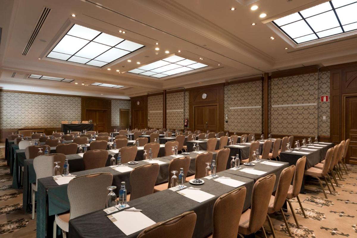 Zona business o sala de conferencias en Eurostars Palacio Buenavista