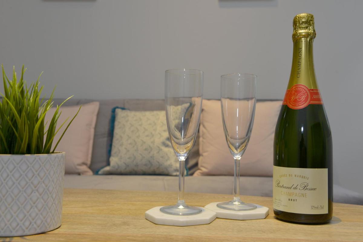 10A Ruston Chambers Free parking, Luxury 2 bedroom city center apartment - Housity