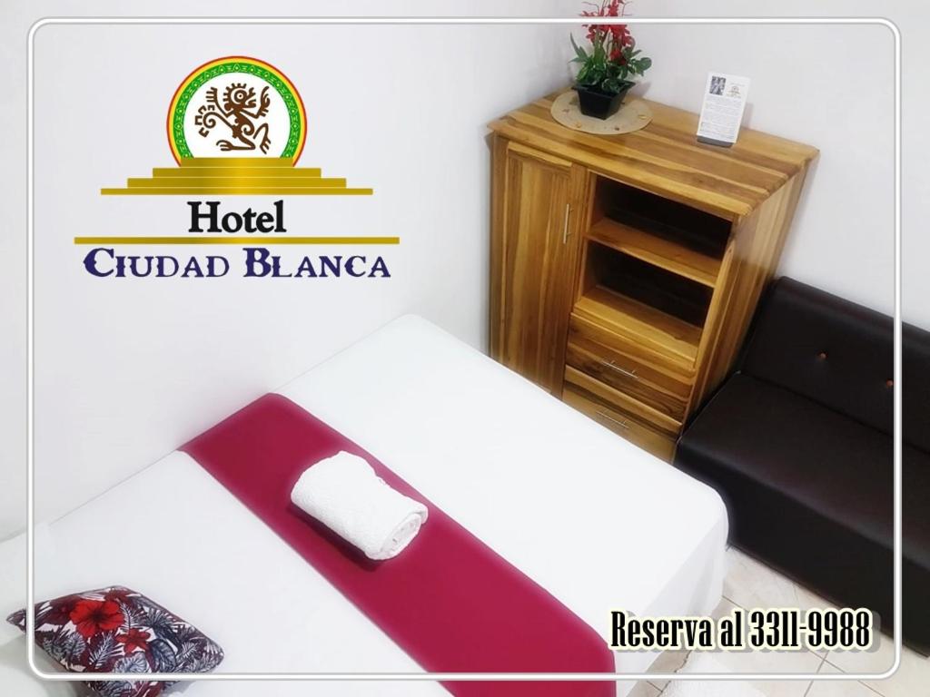 Hotel Ciudad Blanca - Housity