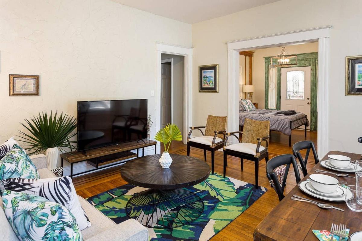Suitetrails - 1858 Edgeland Avenue, Unit One