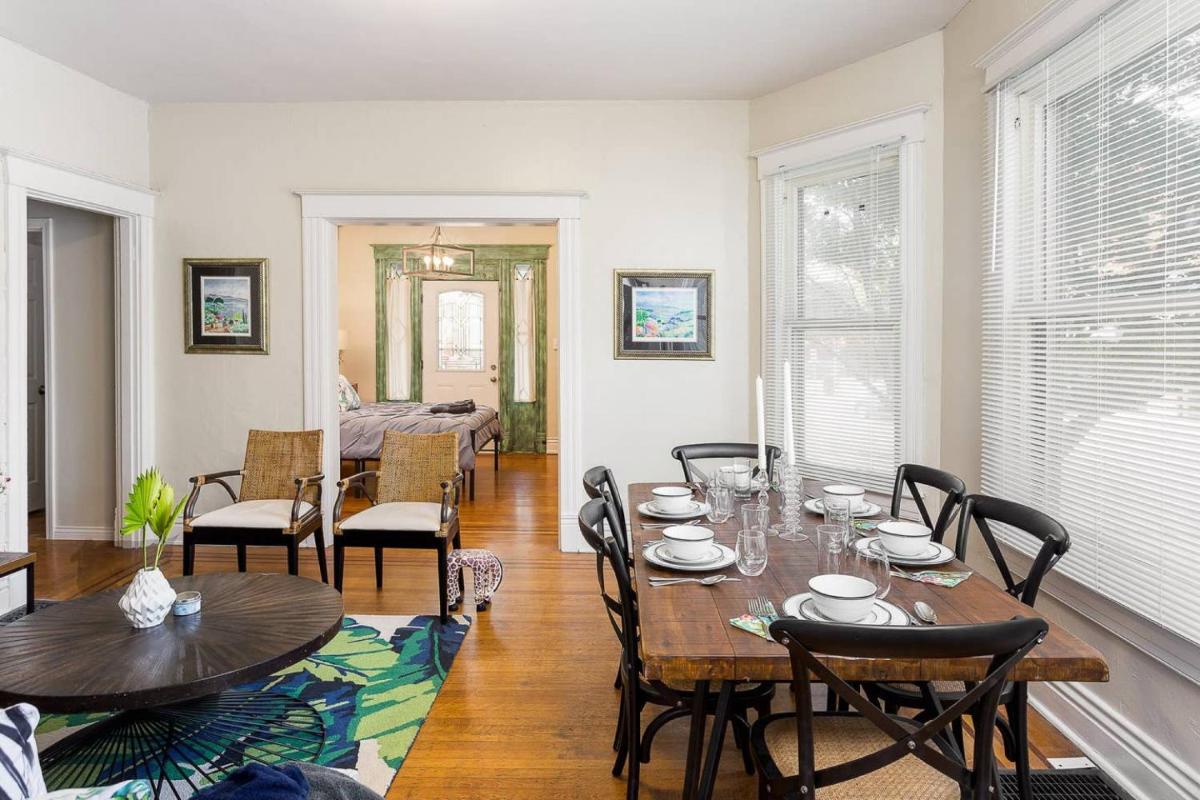 Suitetrails - 1858 Edgeland Avenue, Unit One