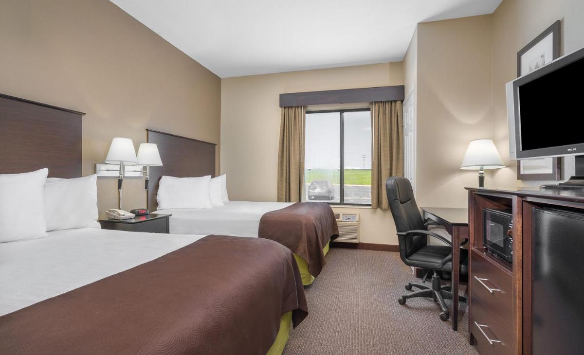 AmericInn by Wyndham Rochester - Housity