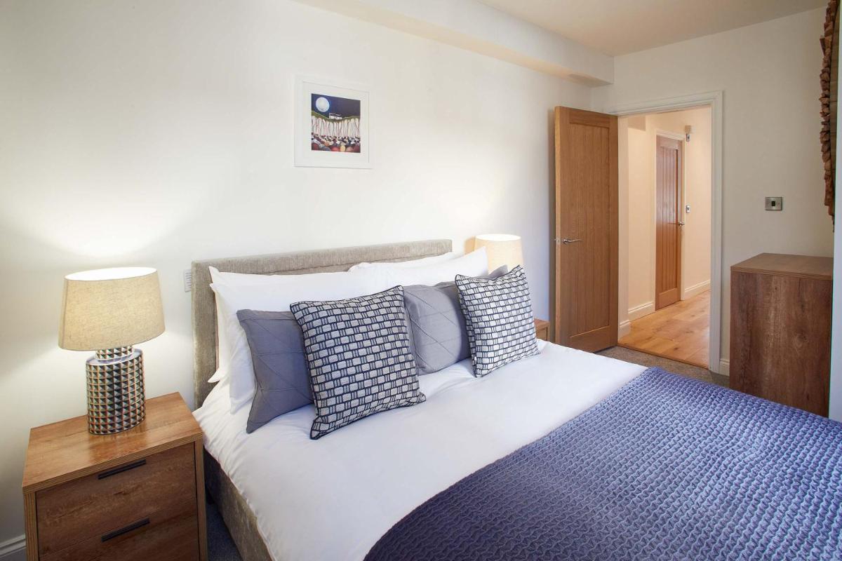 Host & Stay - The Old Sweet Shop - Housity