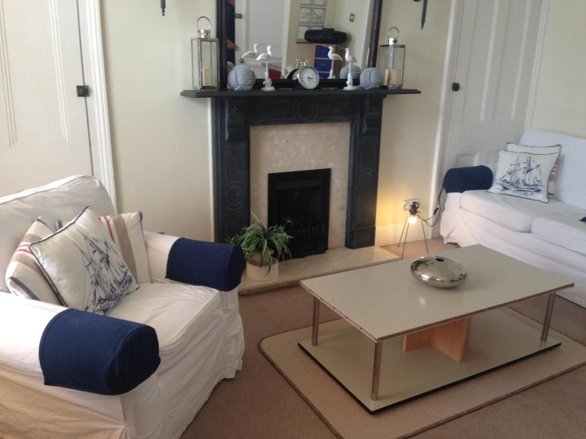 Durnford St- Amazing location - free WiFi - Housity