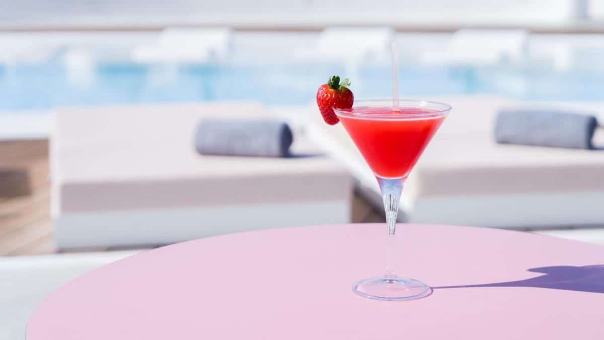 Bebidas en CalaLanzarote Suites Hotel - Adults Only 16years