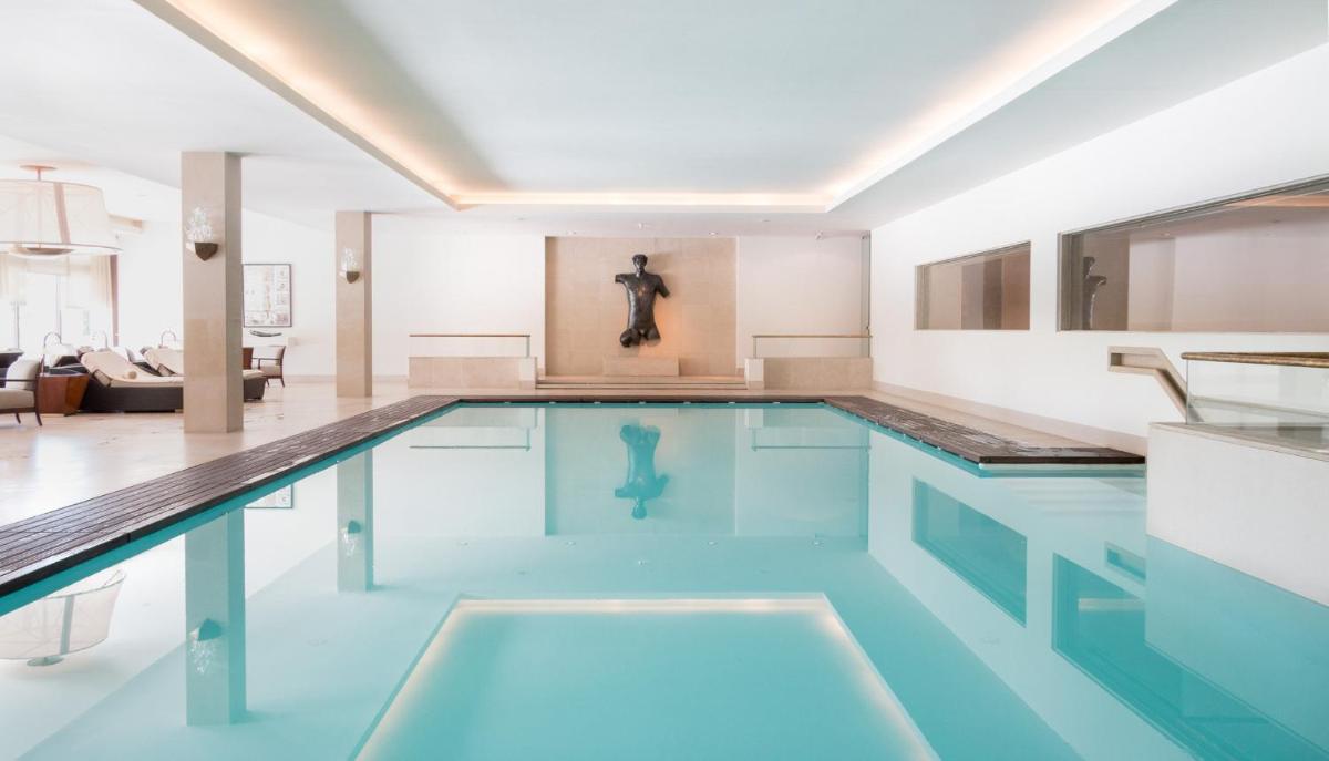 A piscina em ou perto de Four Seasons Hotel Ritz Lisbon
