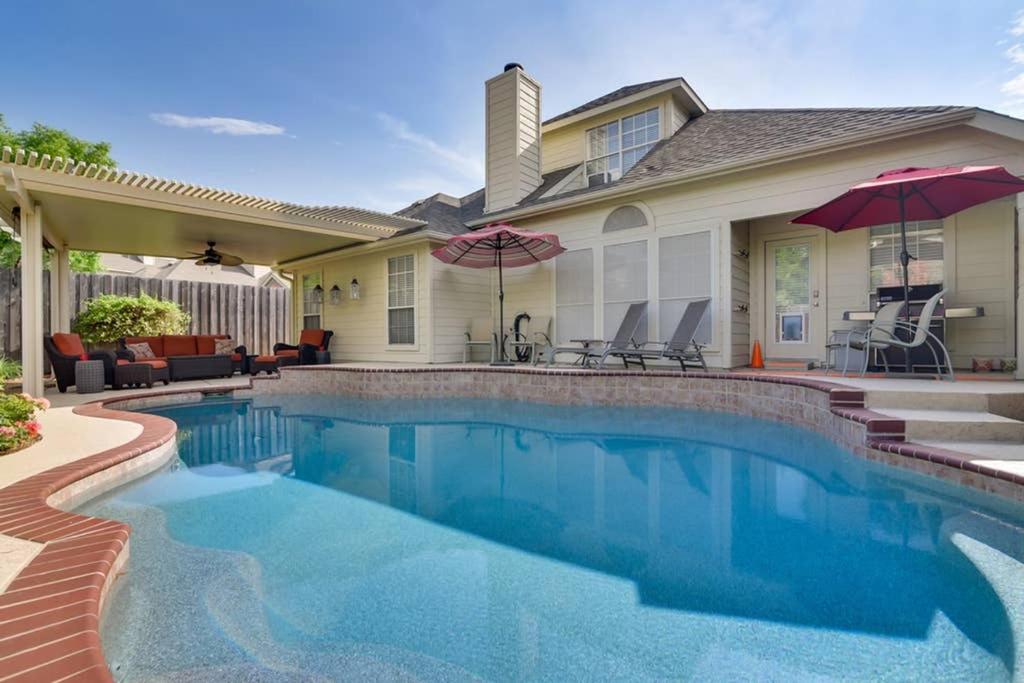PRIVATE POOL w/Full Amenities by BLD & Joe Pool LK - Housity