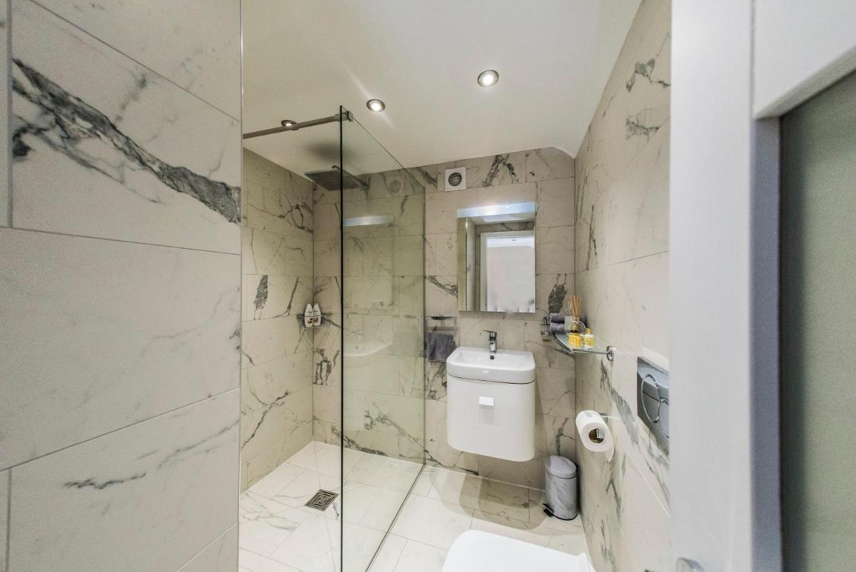 Courtyard Holiday Homes - Housity