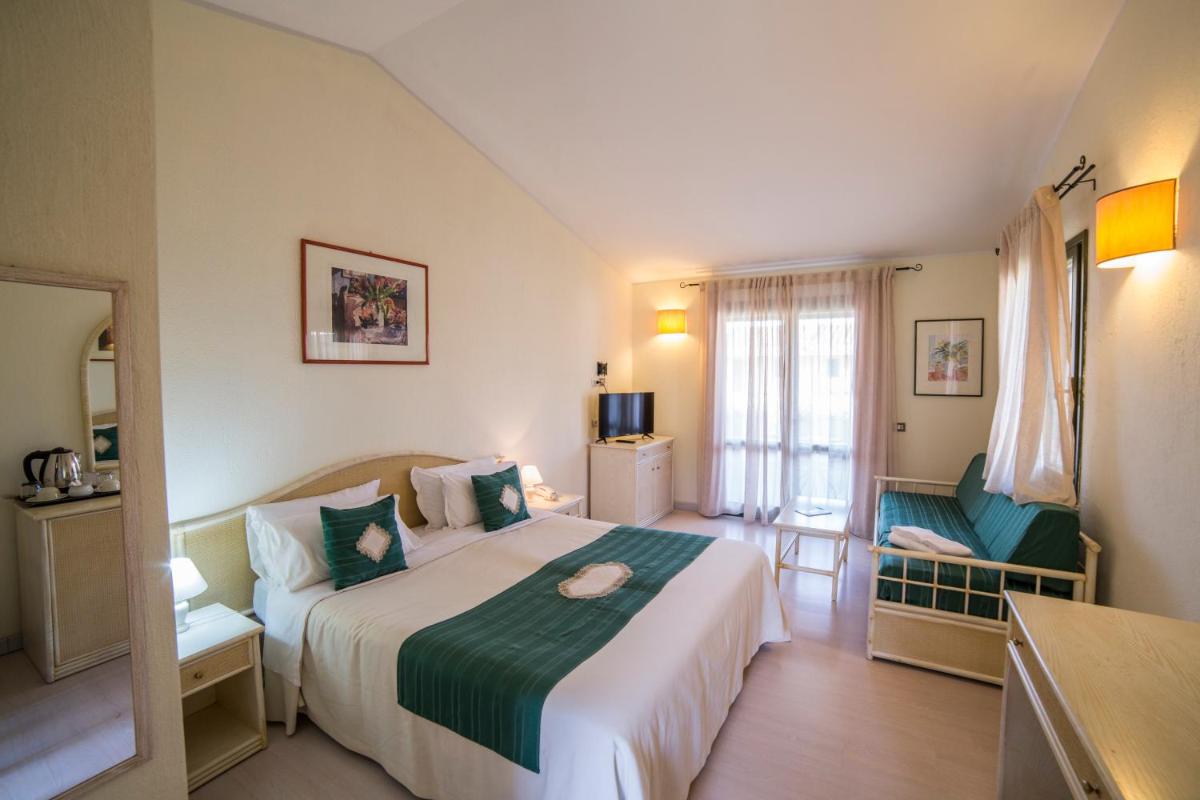 Albaruja Hotel - Housity