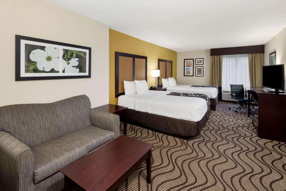 La Quinta by Wyndham LaGrange / I-85 - Housity
