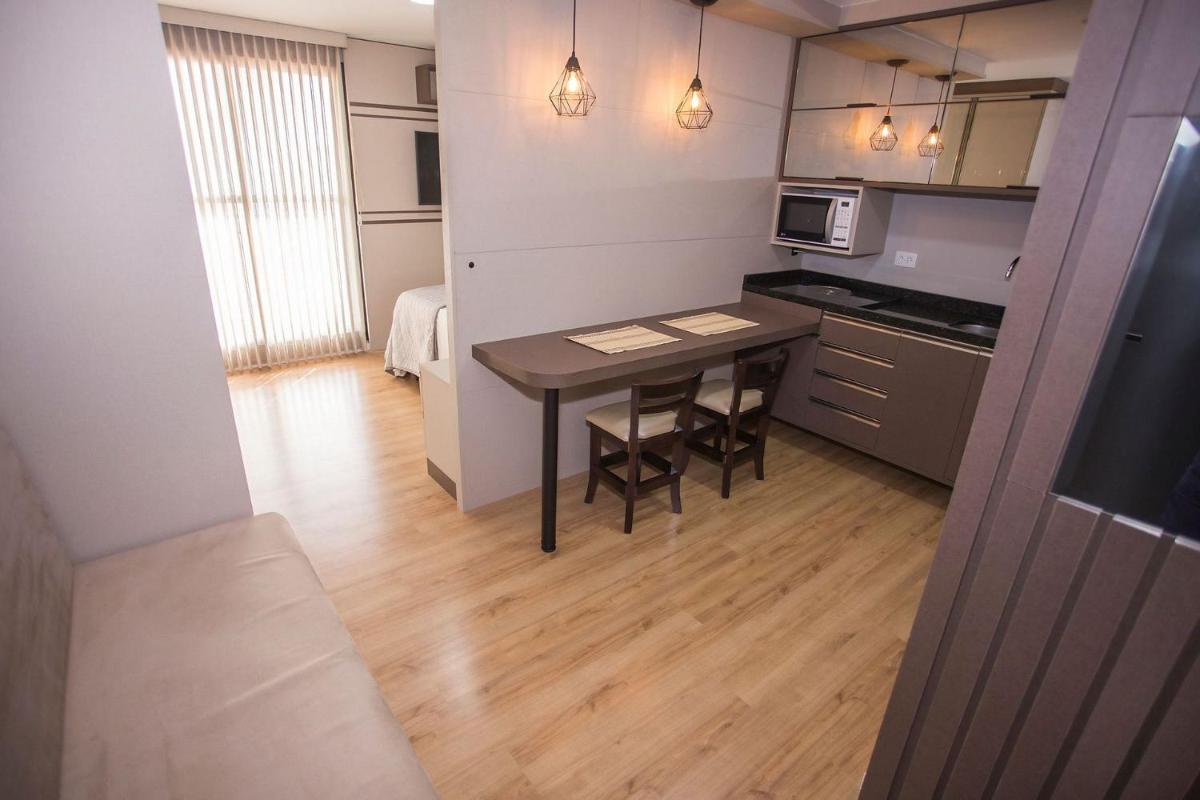 Studio Adaptado com Ar Condicionado - ALL1102 - Housity