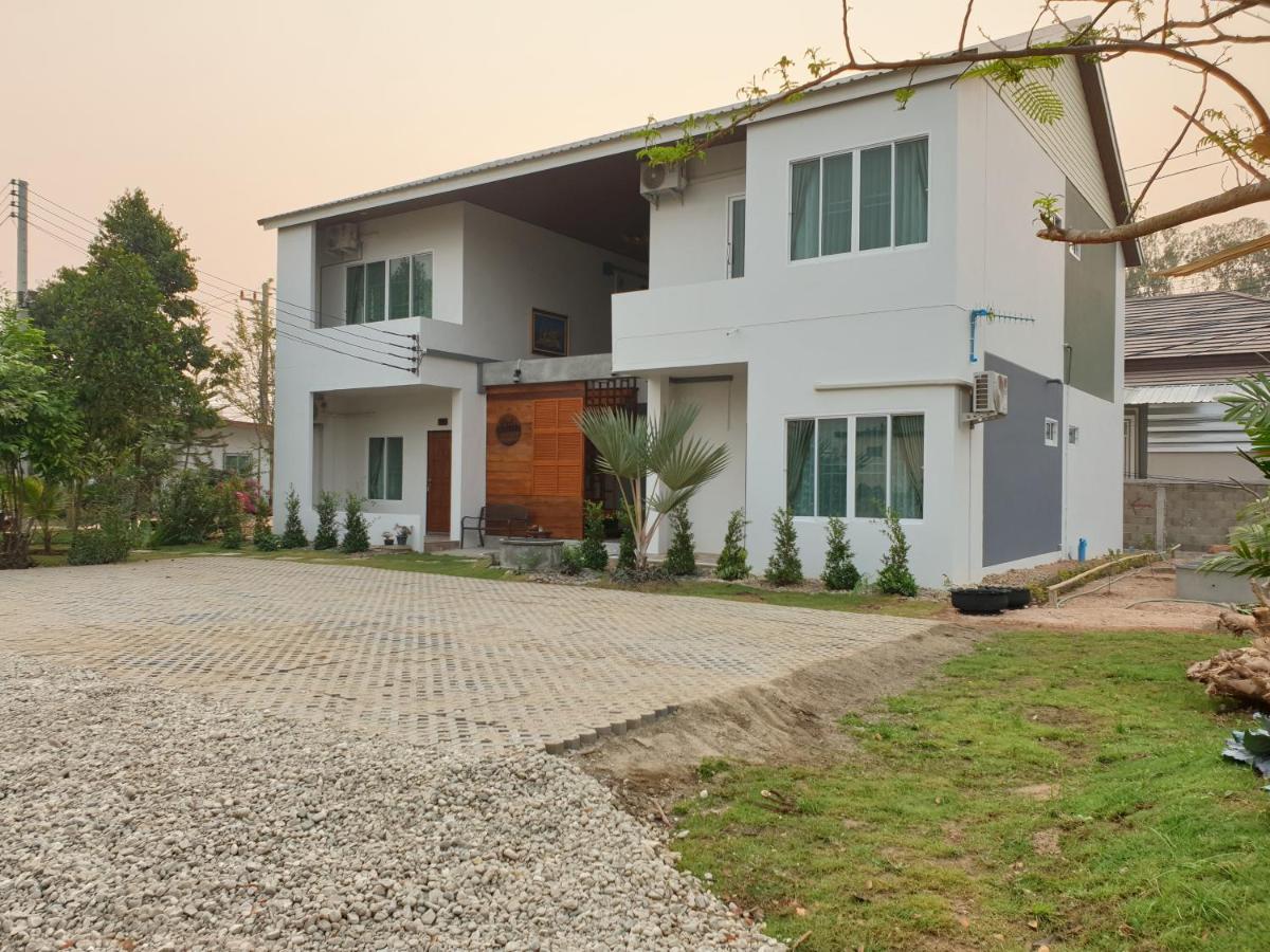 ปันดีการ์เดนท์โฮม - Housity