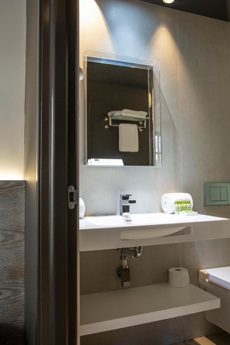Un baño de MYR Plaza Mercado & Spa