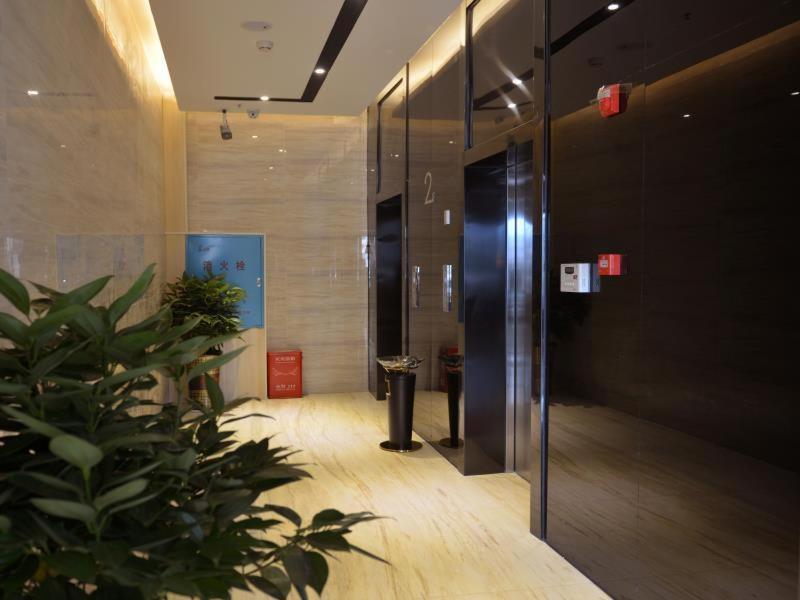 Lavande Hotel Zhangjiajie Tianmenshan Dayongfucheng - Housity