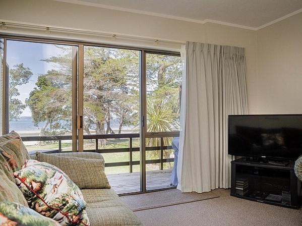 Beachside at Snells - Snells Beach Apartment - Housity