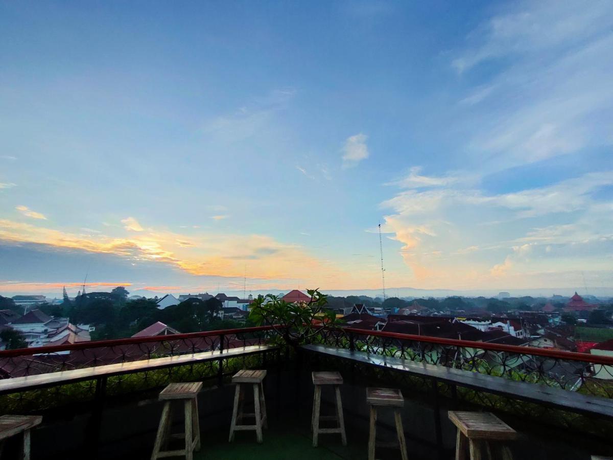 Arrayan Hotel Malioboro - Housity