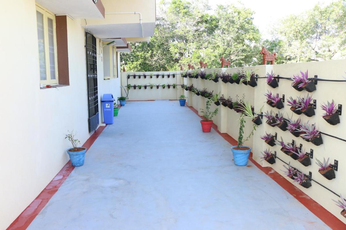 Hotel NKC Airport - Housity