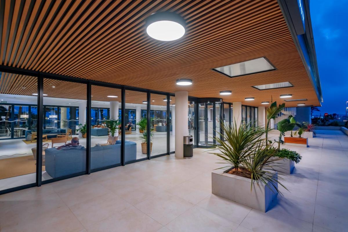Imagen de la galería de Caprici Beach Hotel & Spa, en Santa Susanna
