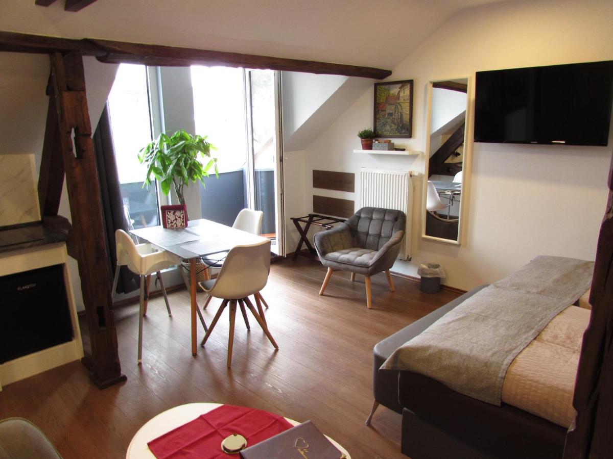 Eifel Quartier Pension und Gasthof "Em Gardestüffje" - Housity