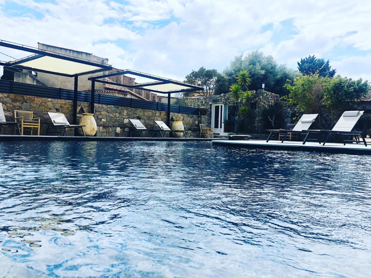 Piscine de l'établissement Hôtel Casa Rossa & Spa ou située à proximité
