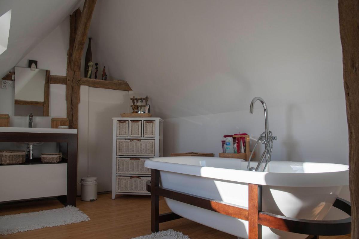 BELLILOIRE, Chambre à la campagne - Housity