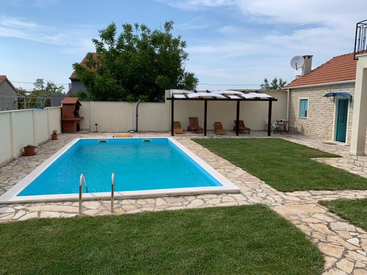Attractive Holiday Home in Zadar with Private Swimming Pool - Housity
