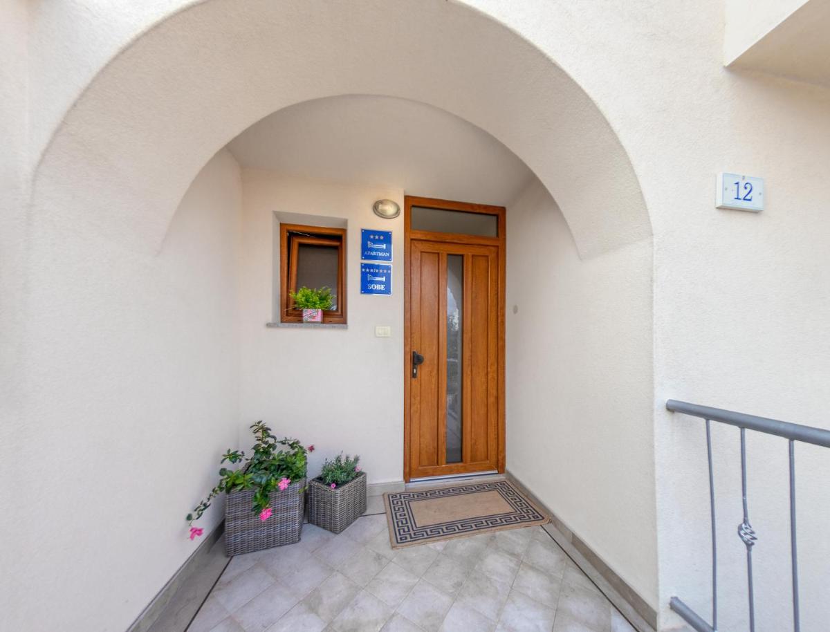 Guesthouse Residence Major - Housity
