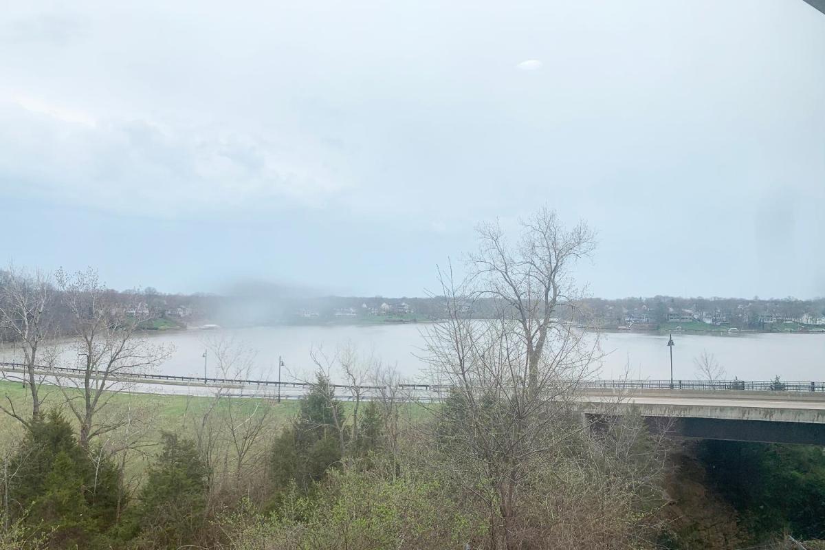 Lakeview Inn - Housity