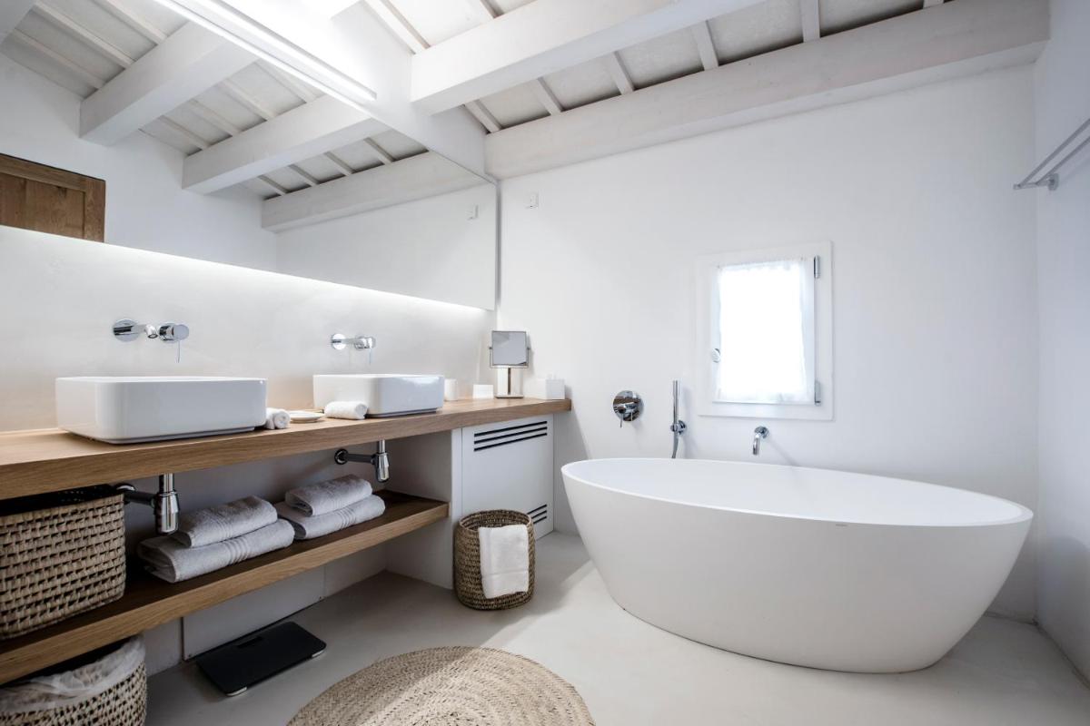 Un baño de Torre Vella Fontenille Menorca