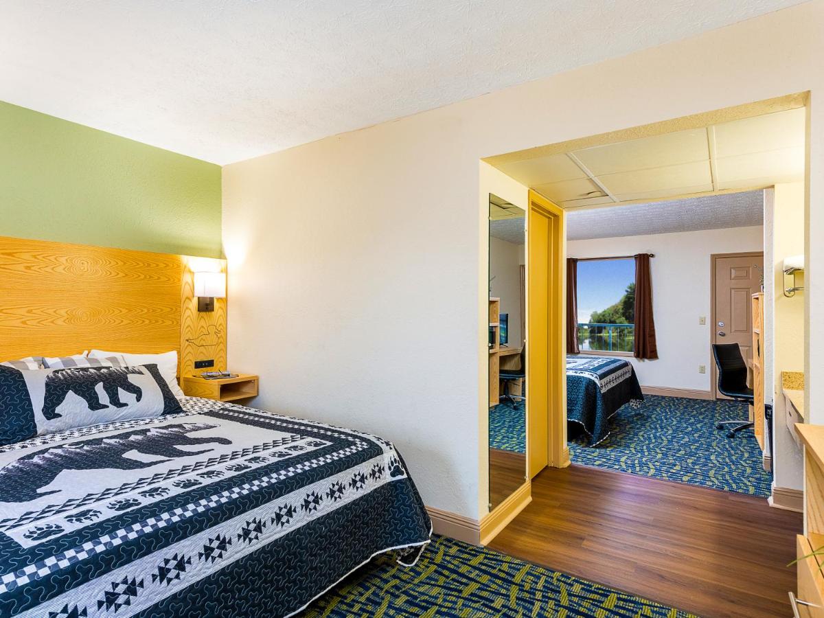 Creekstone Inn - Housity