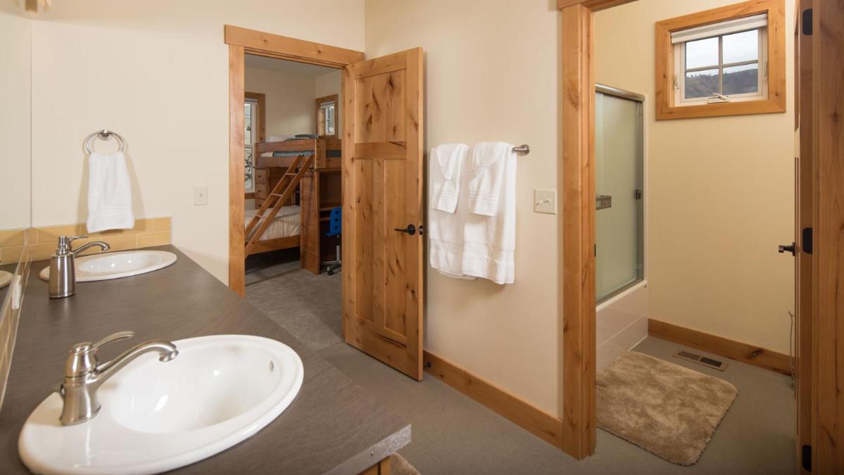 Joie De Vivre #57 - Housity