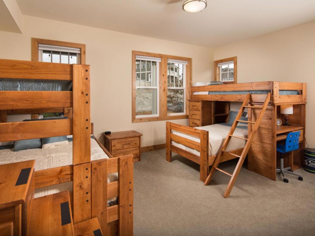 Joie De Vivre #57 - Housity