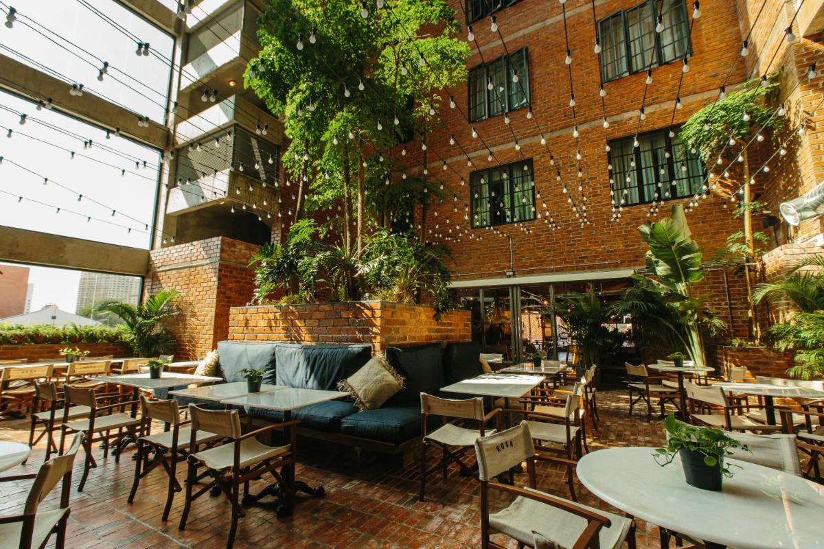 Rosa Malacca - Housity