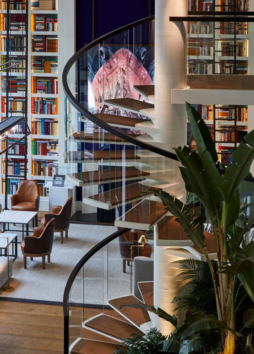 Biblioteca en el hotel