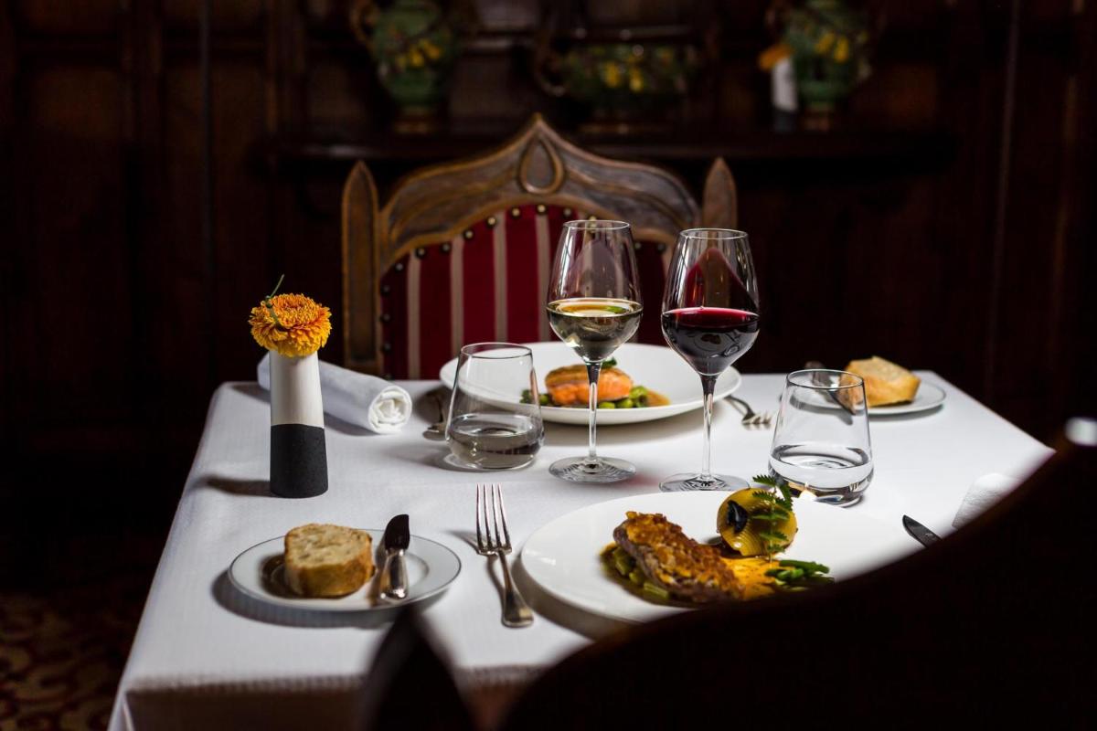 Nourriture dans l'hôtel ou à proximité
