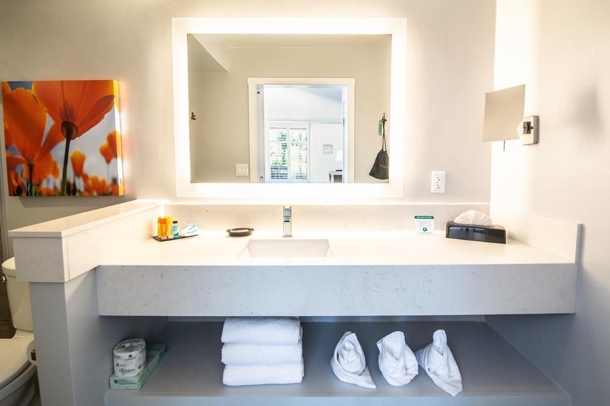 Palm Garden Hotel - Housity