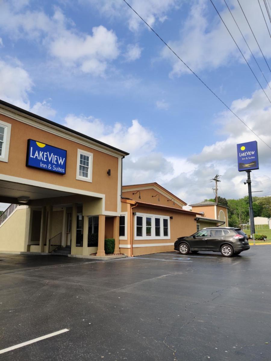 Lake View Inn & Suites - Housity