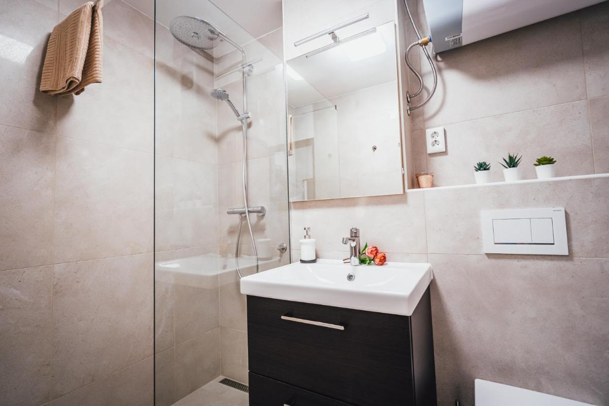 Apartment Via Mons - Housity