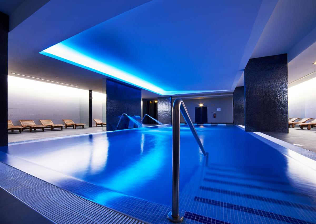 A piscina em ou perto de RR Alvor Baía Resort